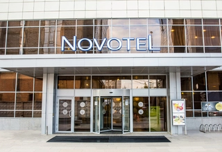 Отель Novotel Екатеринбург Центр Интерьер и экстерьер